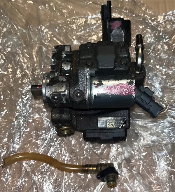 Brandstofpomp Volvo S40 C30 V50 C70 S80 2.0 D 136PK 5WS40163 image 2