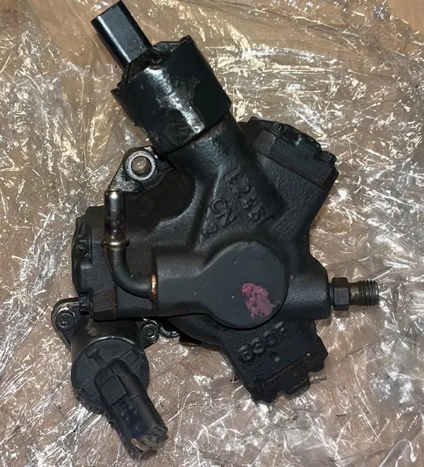 Brandstofpomp Volvo S40 C30 V50 C70 S80 2.0 D 136PK 5WS40163 image 3