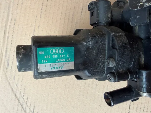Électrovanne d'eau Audi OE 4E0959617C - État utilisé image 3
