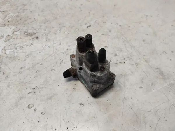 Régulateur Pression Carburant OEM MERCEDES S W126 image 3