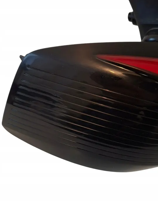 Lámpara trasera izquierda Peugeot 5008 II 9811028080 image 3