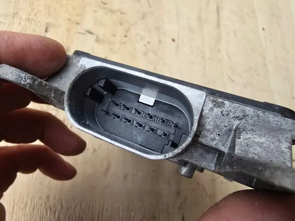 Audi Rijstrookassistent Sensor OEM 8K0907566B image 3