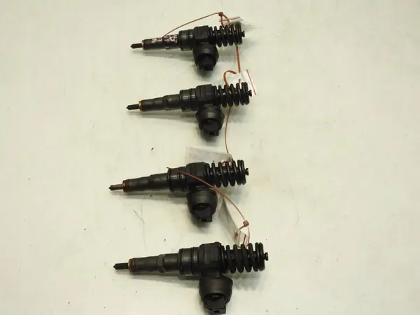 Inyector OEM 038130073 para Audi A3 8P 1.9 TDI image 8