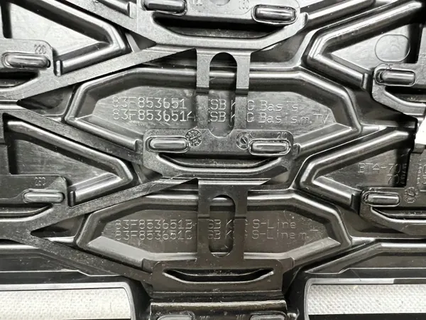 Bumperrooster OEM 83F853651B voor Audi Q3 II Sportback image 6