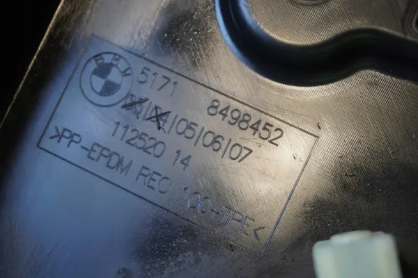 Protector de paso de rueda delantero OEM 8498452 BMW U06 image 5