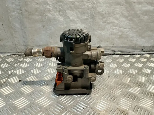 Válvula EBS OEM 81.52106-6049 para MAN TGS - Usado image 3