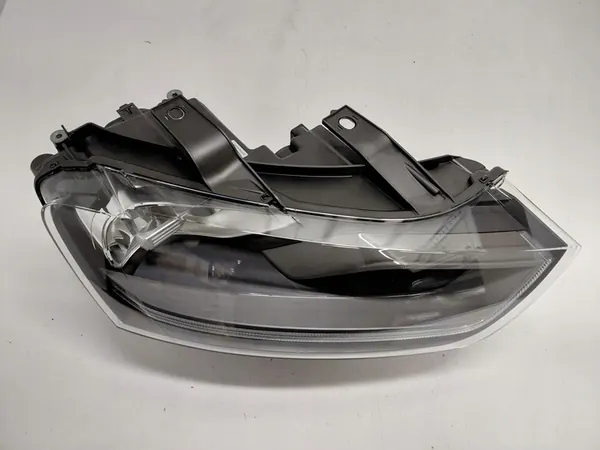 Audi Q3 8U Faro derecho OEM 8U0941004M image 2