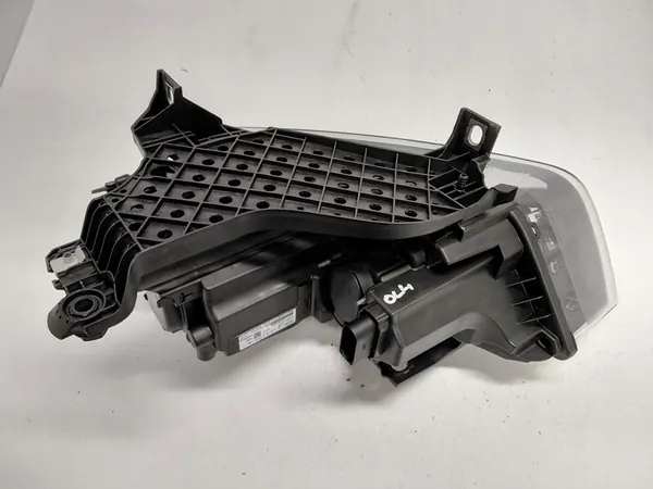 Audi Q3 8U Faro derecho OEM 8U0941004M image 3