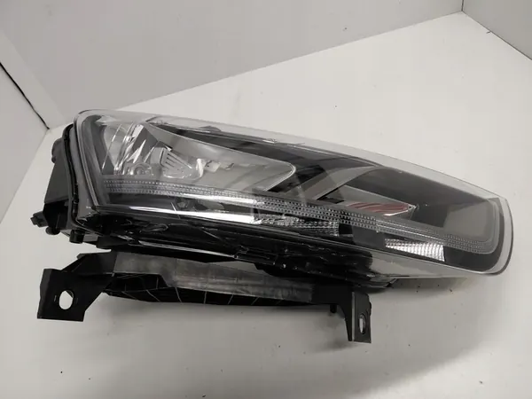 Audi Q3 8U Faro derecho OEM 8U0941004M image 5