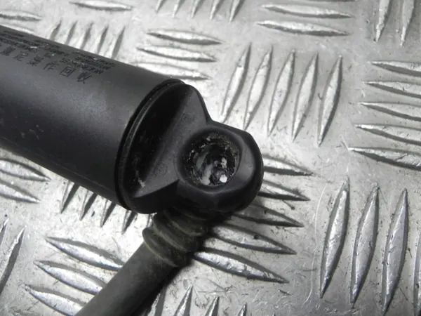 Gasfeder Tesla Model Y OEM 1500601-00-A image 3