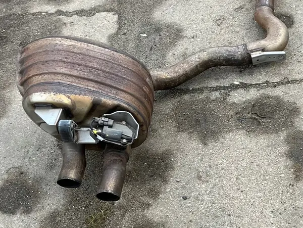 Échappement Arrière Droit Porsche Panamera 971 Turbo 1 image 1