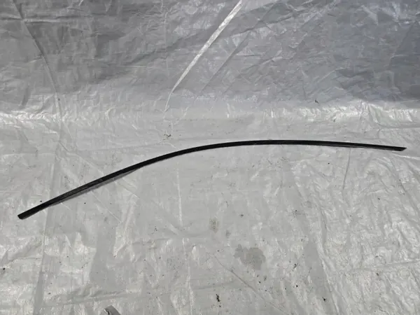 Audi A4 B9 8W S-Line Front rechts Fensterdichtung OEM 8W0837432 image 8