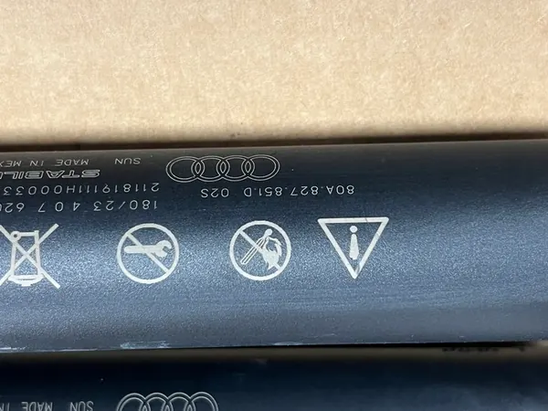 AUDI Q5 80A Bakluckans aktuatorer 80A827851D image 2
