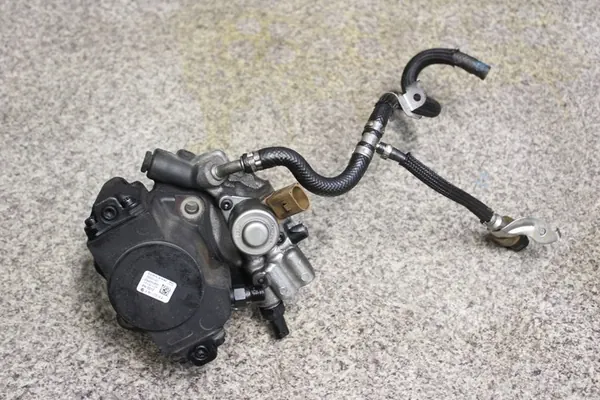 MERCEDES GLK X204 2.2CDI Brandstofpomp A6510701801 image 3