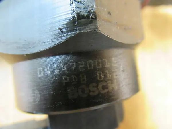 Injetor VW Passat B5 FL 1.9 TDI 038130073J image 3