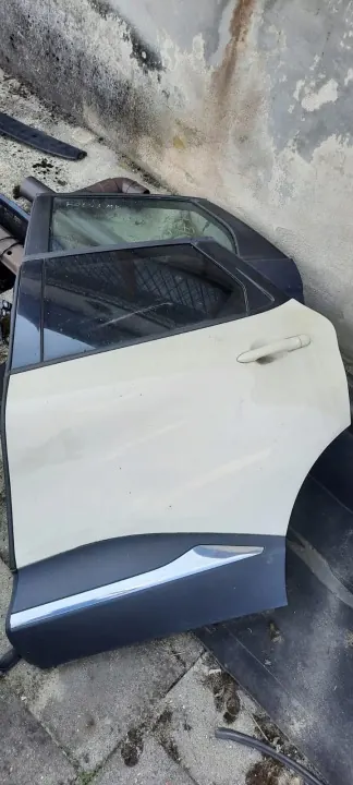 Puerta Trasera Renault Captur OEM 456456 Izquierda/Derecha image 2