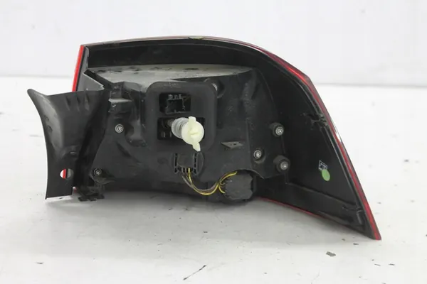 VW GOLF VI 10-16 CABRIO LUZ TRASERA IZQUIERDA LED HELLA image 3