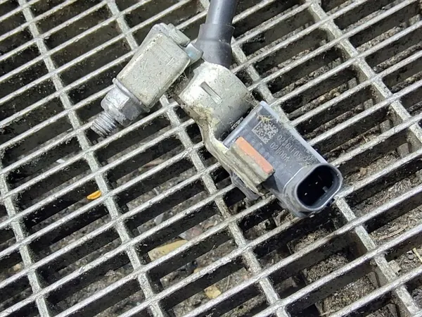 Abrazadera Kia Niro OEM 37180-Q4000 - Usado image 4