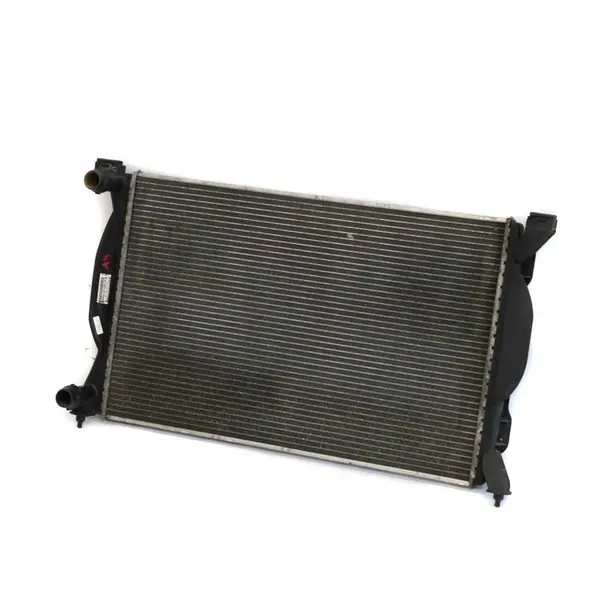 Audi A4 B7 Vesijäähdytin 8E0121251A image 2