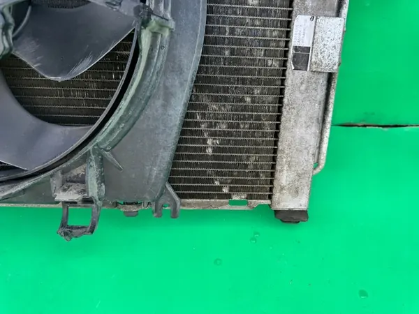 Radiador de agua Renault 8200134606 image 10