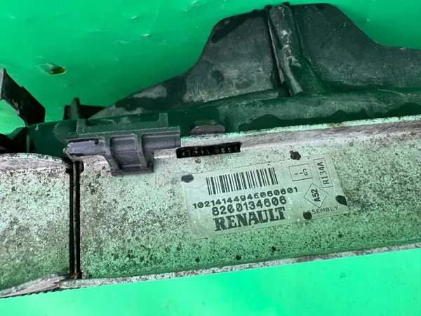 Radiador de agua Renault 8200134606 image 4