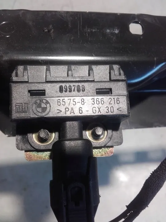Couvercle élévateur vitre arrière droit BMW 8 E31 OEM image 4