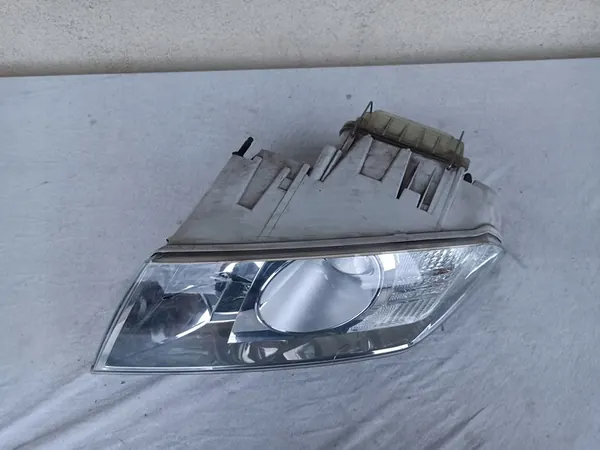 Vasen Etuvalaisin Skoda Octavia II 04- 1Z1941017Q image 2