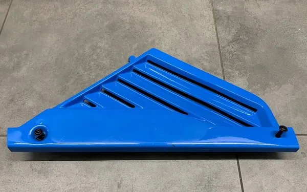 Couvercle de moteur gauche Chevrolet Corvette C8 2020- OEM 84769159 image 1