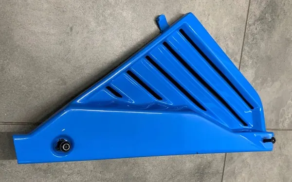 Couvercle de moteur gauche Chevrolet Corvette C8 2020- OEM 84769159 image 3