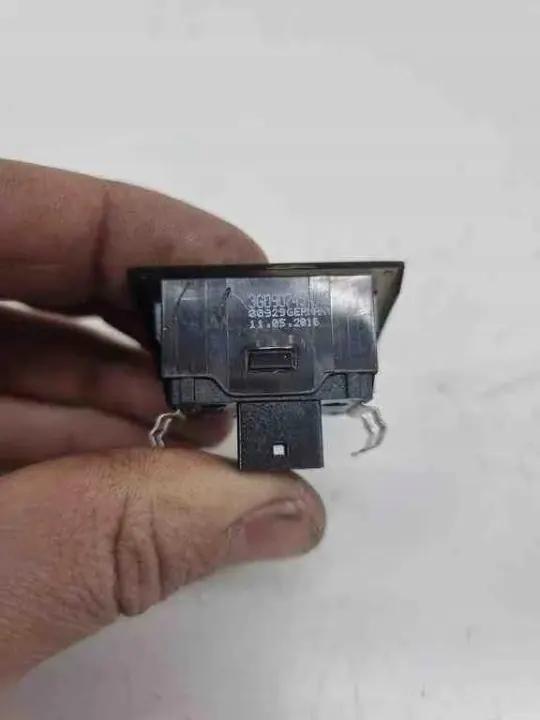 Sensor de sol VW OEM 3G090745101 para Passat B7 Alltrack image 5