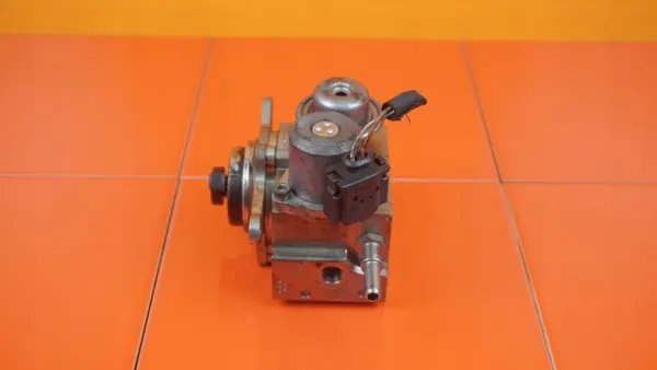 OEM 5FV bränslepump 9819938480 för 1.6 THP 156 hk image 2