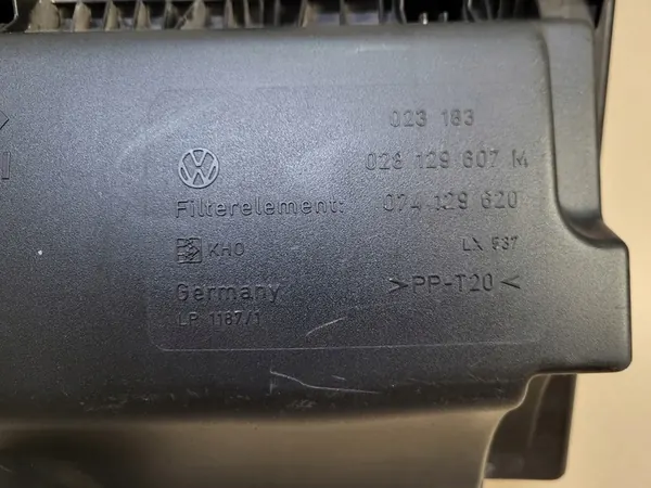 Ilmansuodatin kotelo VW Transporter T4 2.5 TDI OE image 3