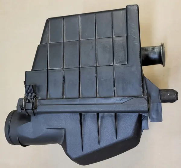 Ilmansuodatin kotelo VW Transporter T4 2.5 TDI OE image 9