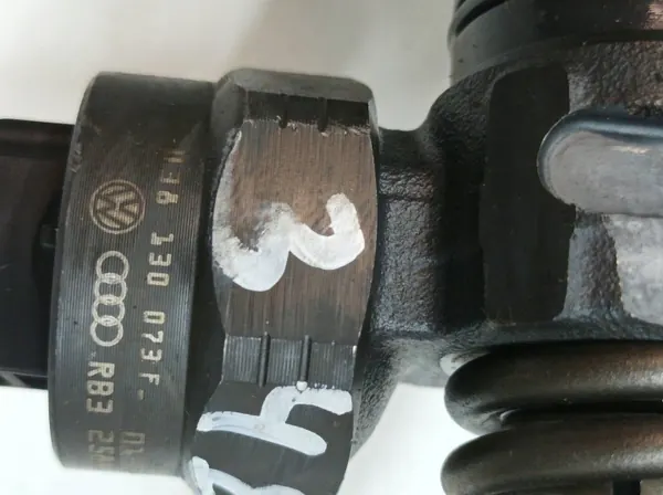 Spolarpump OEM 038130073F för VW Golf IV 1.9 TDI image 3