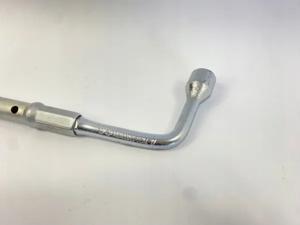 Clé de roue Mercedes OEM 1235810001 - Heyco image 8