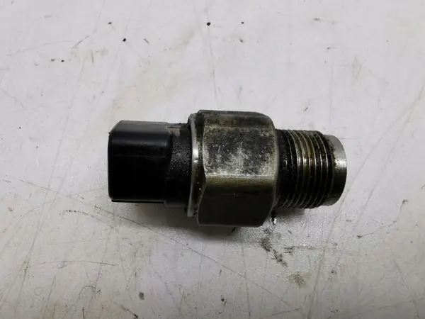 Sensor Pressão Combustível Toyota OEM AMD104124 - Usado image 2