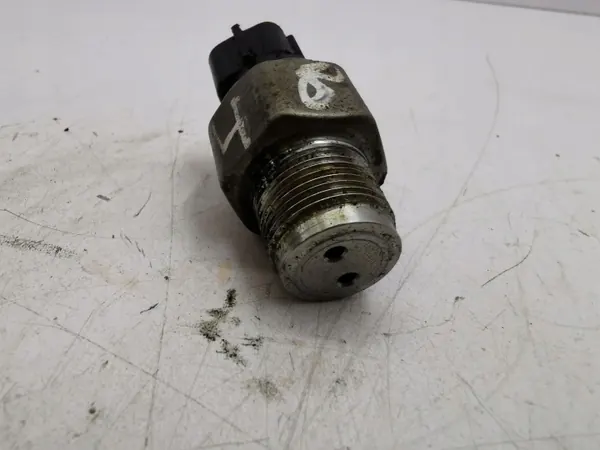 Sensor Pressão Combustível Toyota OEM AMD104124 - Usado image 6
