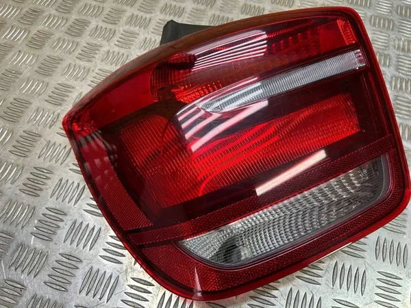 Luz trasera izquierda BMW 1 F20 F21 2013 OEM 63217270097 image 2