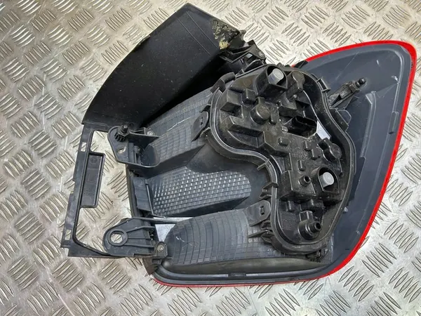 Luz trasera izquierda BMW 1 F20 F21 2013 OEM 63217270097 image 4