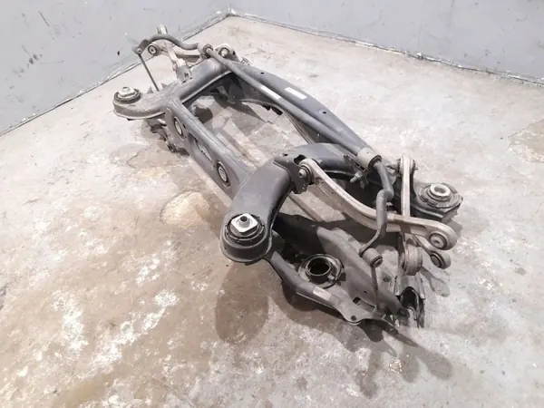 Travesaño trasero Mercedes-Benz OEM A2123503201 - Usado image 5