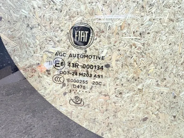 FIAT 500L Frontscheibe OEM - Gebrauchter Zustand image 4