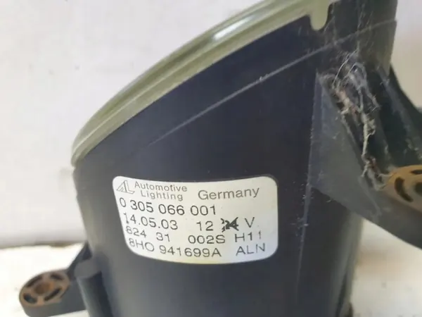 Halogenstrålkastare Vänster Fram Audi A4 OEM 8H0 941 699A image 5
