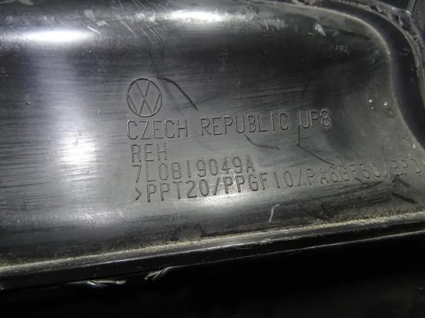 Audi Q7 4L Luftintagsrör OEM 7L0819049A Begagnad image 3