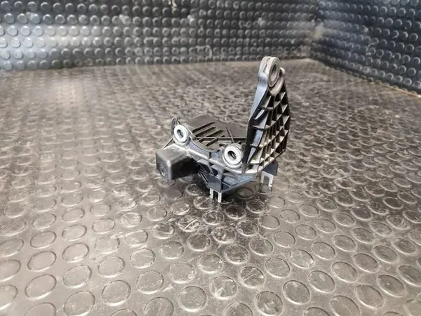 MERCEDES B W246 W176 CLA W117 ABS Pomp Bevestiging image 3