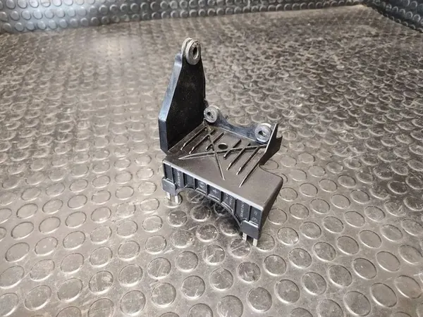 MERCEDES B W246 W176 CLA W117 ABS Pomp Bevestiging image 4