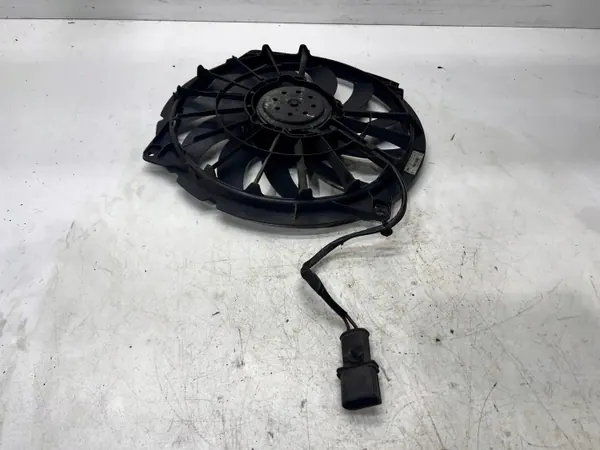 Begagnad Audi OE fläkt 8E0959455G för A4 B7 image 2