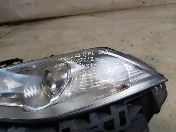 Refletor farol direito Renault Megane II image 4