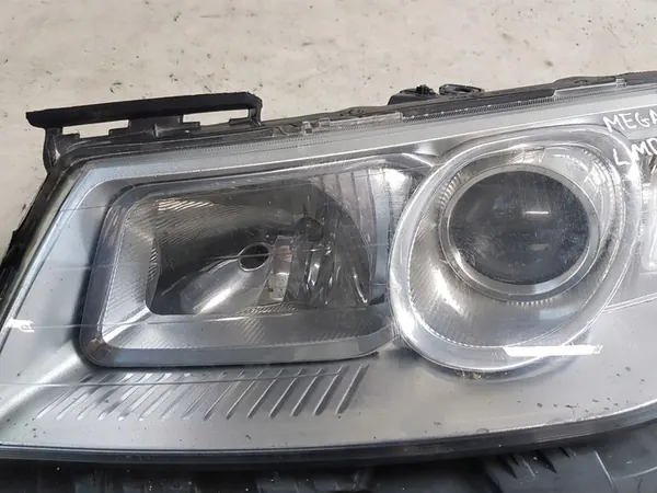 Refletor farol direito Renault Megane II image 5