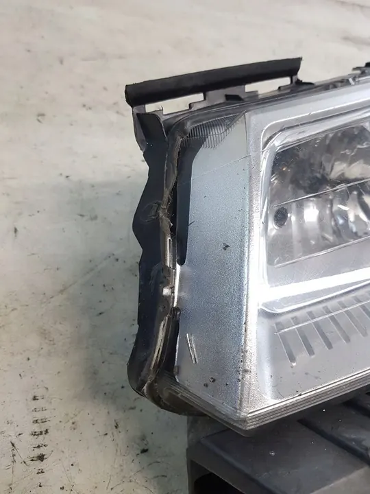 Refletor farol direito Renault Megane II image 7