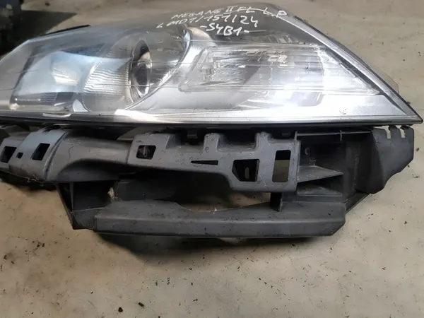 Refletor farol direito Renault Megane II image 8